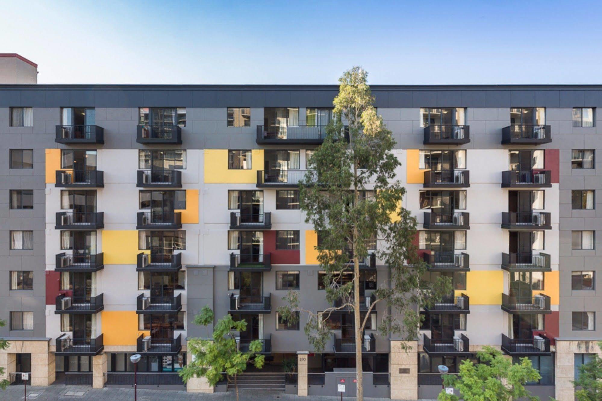 Mont Clare Boutique Apartments Perth Exterior photo