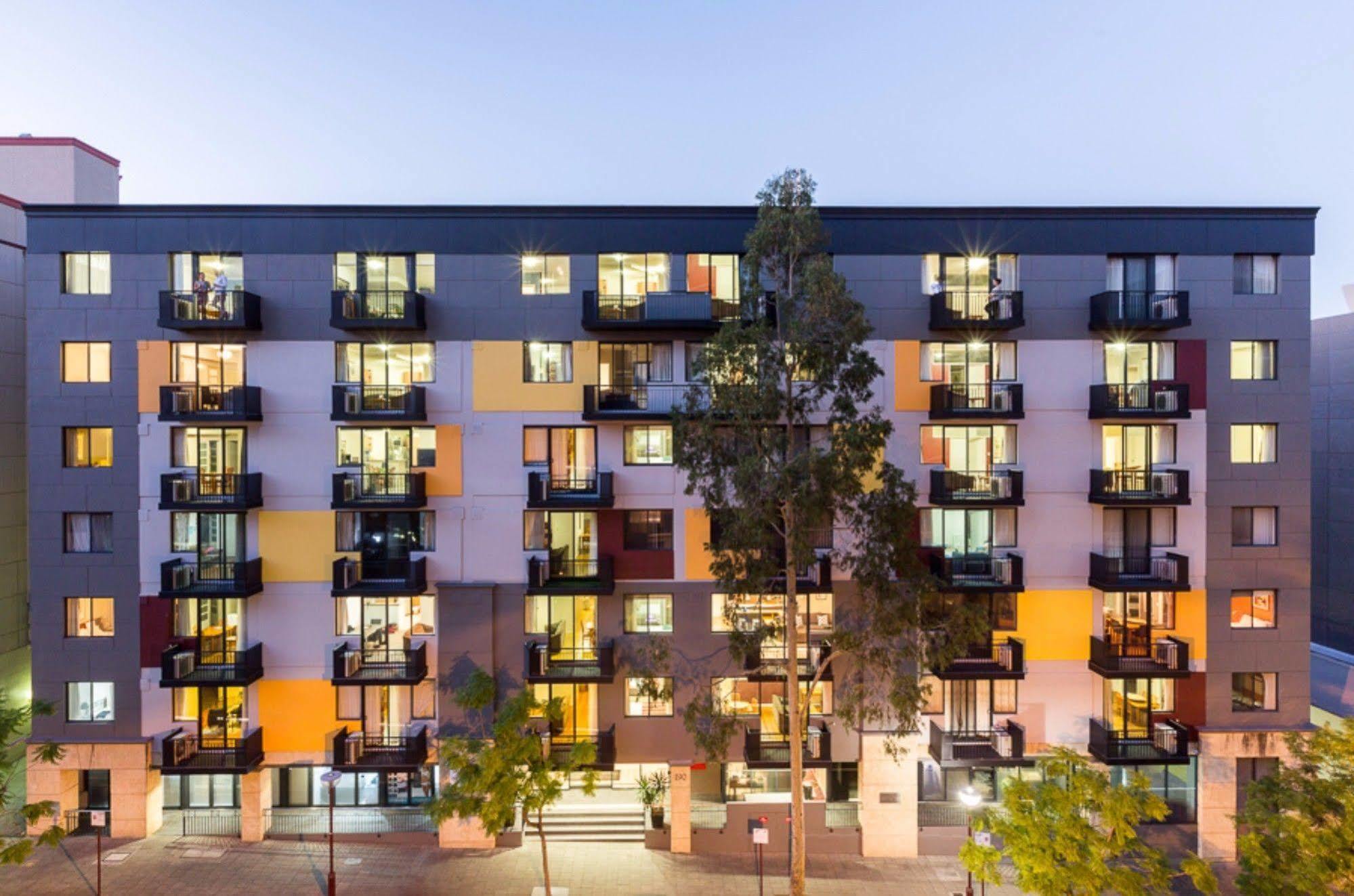 Mont Clare Boutique Apartments Perth Exterior photo