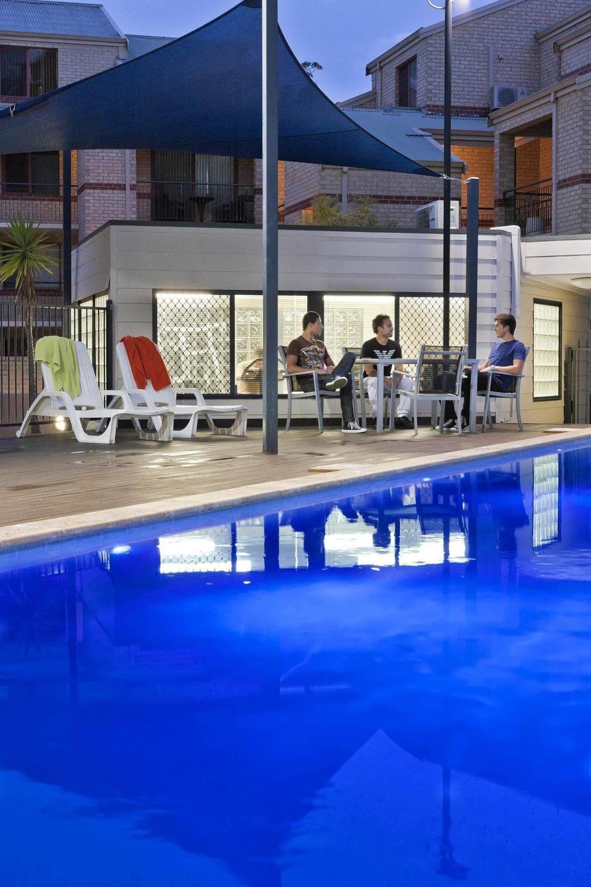 Mont Clare Boutique Apartments Perth Exterior photo